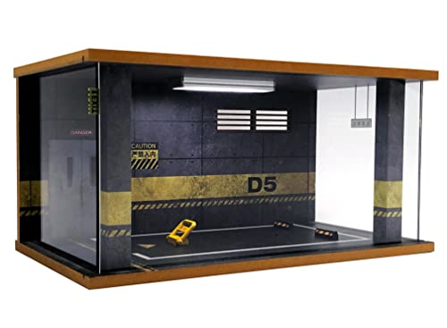 Gemutlich lighted 1/18 case, an acrylic diorama box with a printed garage backdrop, a ceiling LED strip, and a wooden outer frame